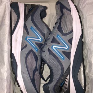 NEW BALANCE RUNNING SHOES